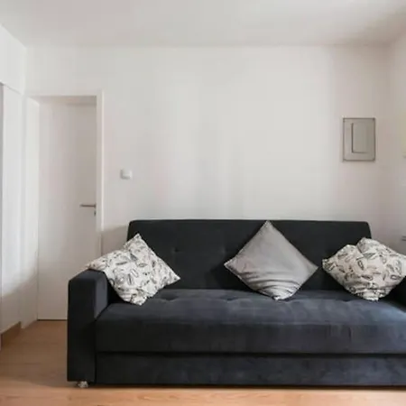 2 Apartment *